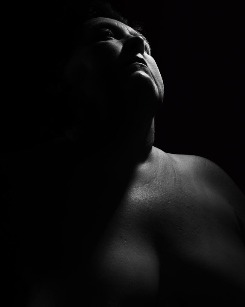 Zelfportret van fotograaf Ellen van Schie – Amstellie Studio, creatieve fotografie en storytelling.